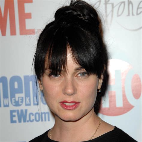 Mia Kirshner 2024: dating, net worth, tattoos, smoking。